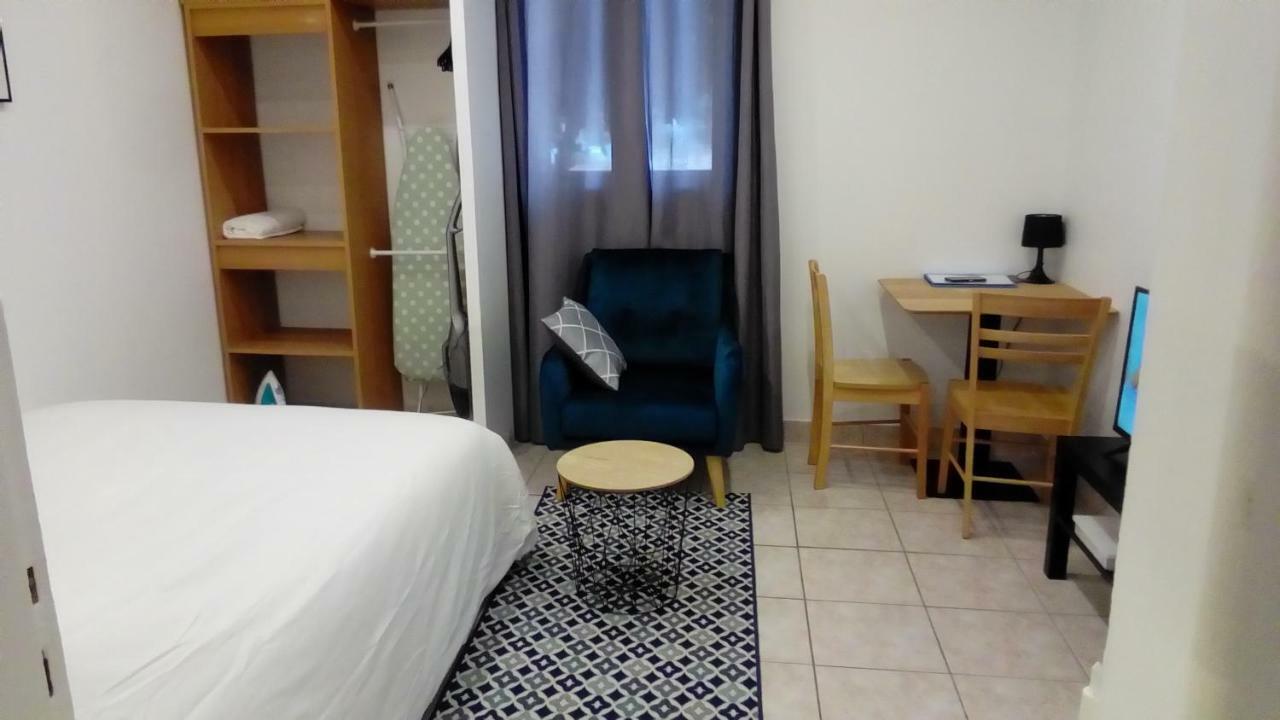 Appartement Aad1 Clamart 200 M Du Tramway T6 St Pave Blc Avec Cuisine Separee 外观 照片